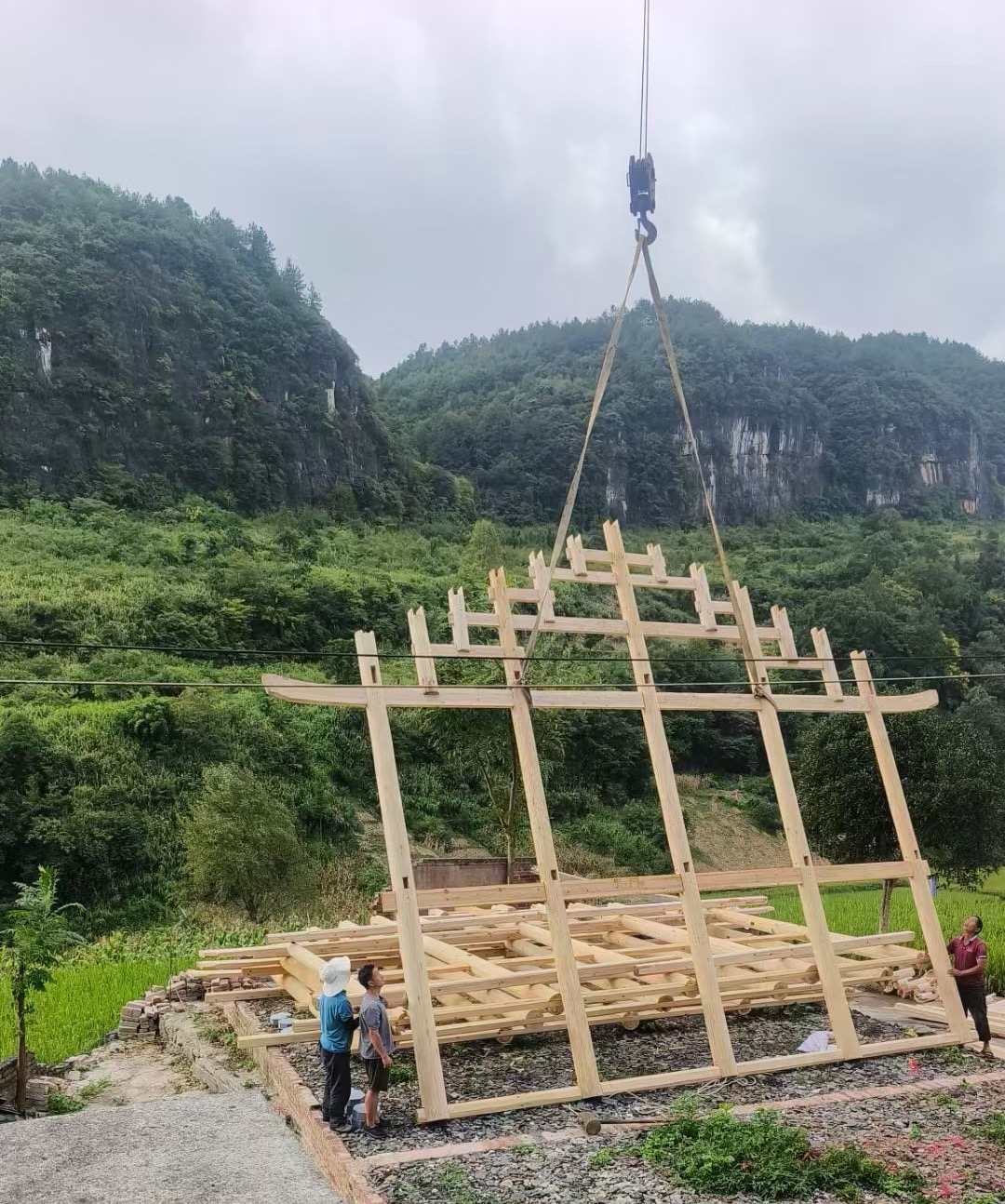 禄丰县汽车吊出租公司怎么保证发动机散热问题