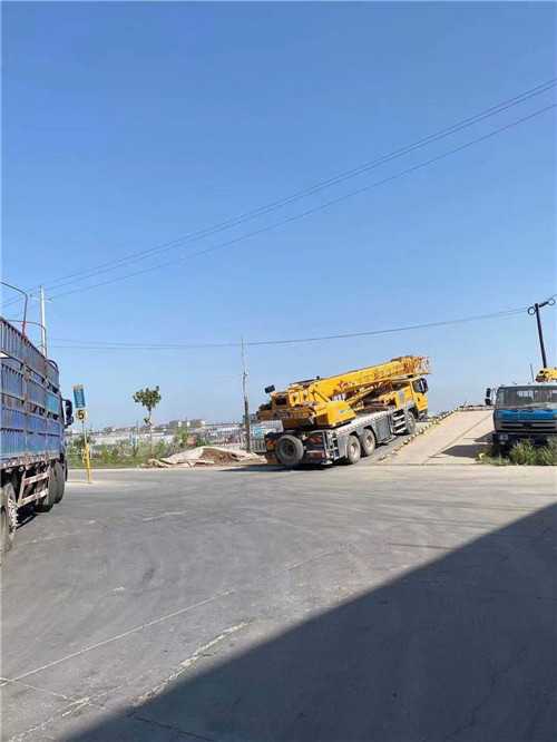 禄丰县25吨吊车的租赁价格大概是多少？