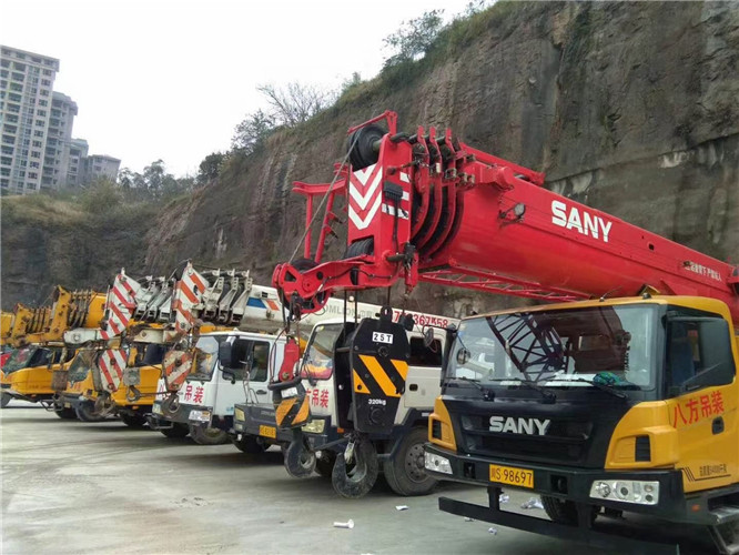 禄丰县吊车出租按什么计费？台班费、单次费、里程费怎么算？