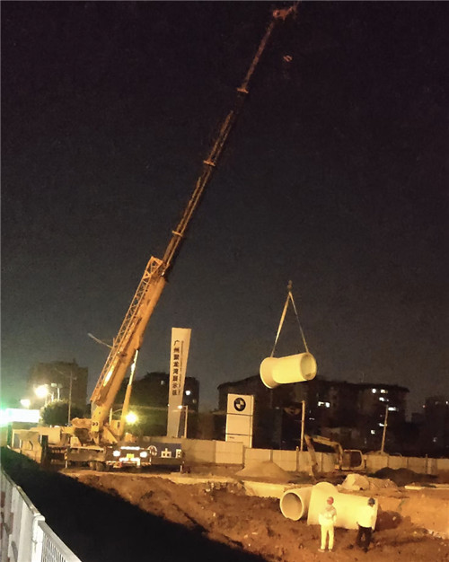 禄丰县“弯臂矫正”—— 吊车的 “形变补偿” 技术